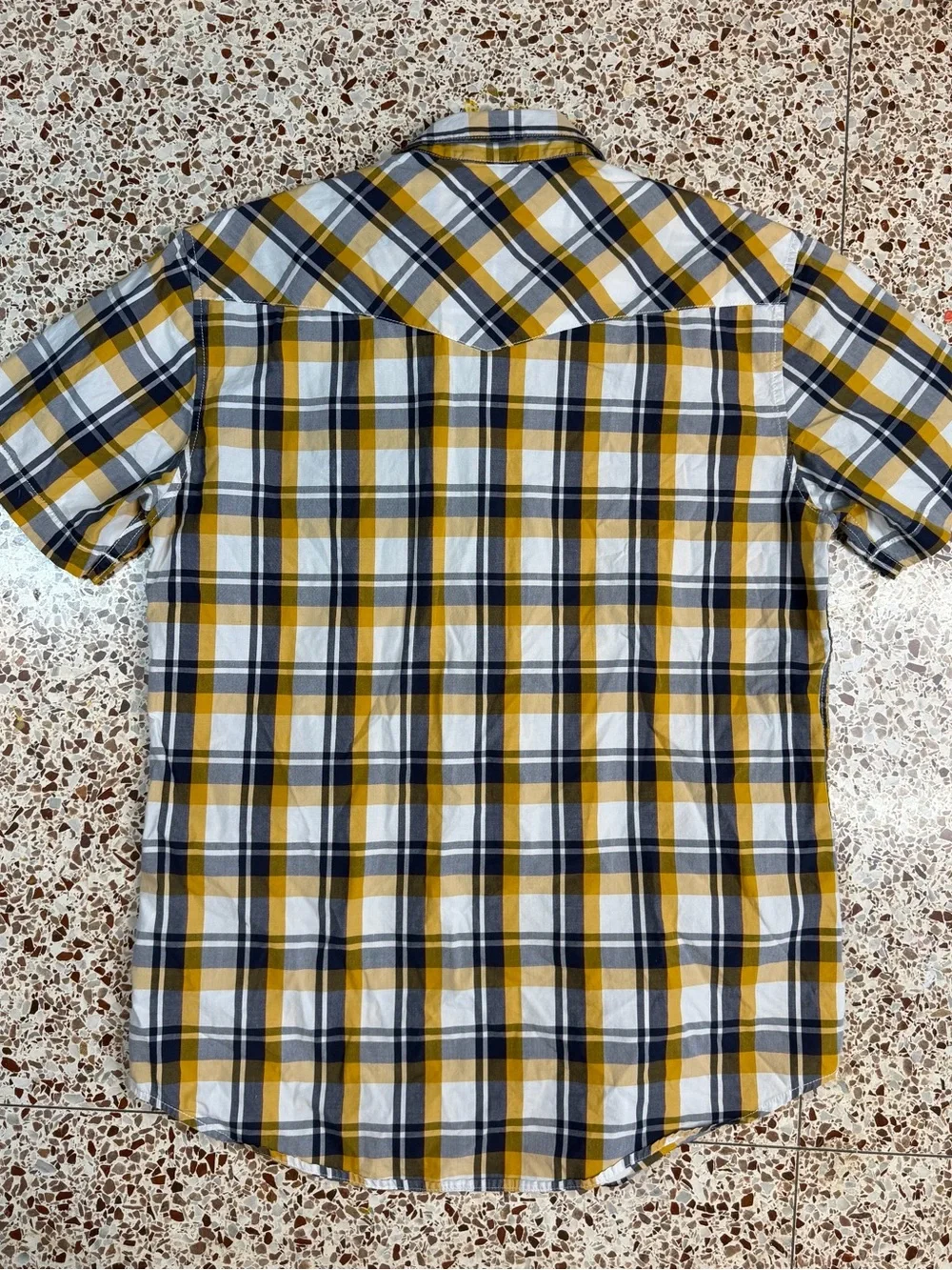 Levi's‎ Short Sleeve Plaid Button-Down Shirt With Pearl Snaps M